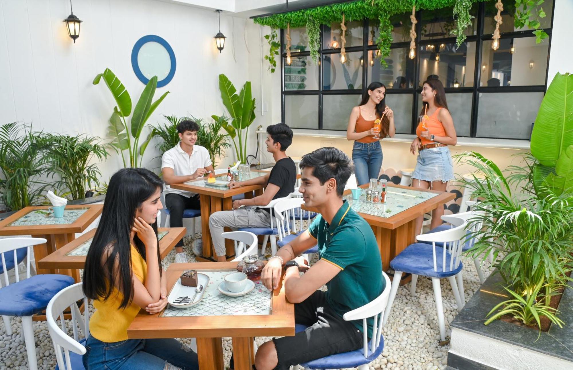 The Voyage - Cafe Hostel Cowork Pune Exterior foto